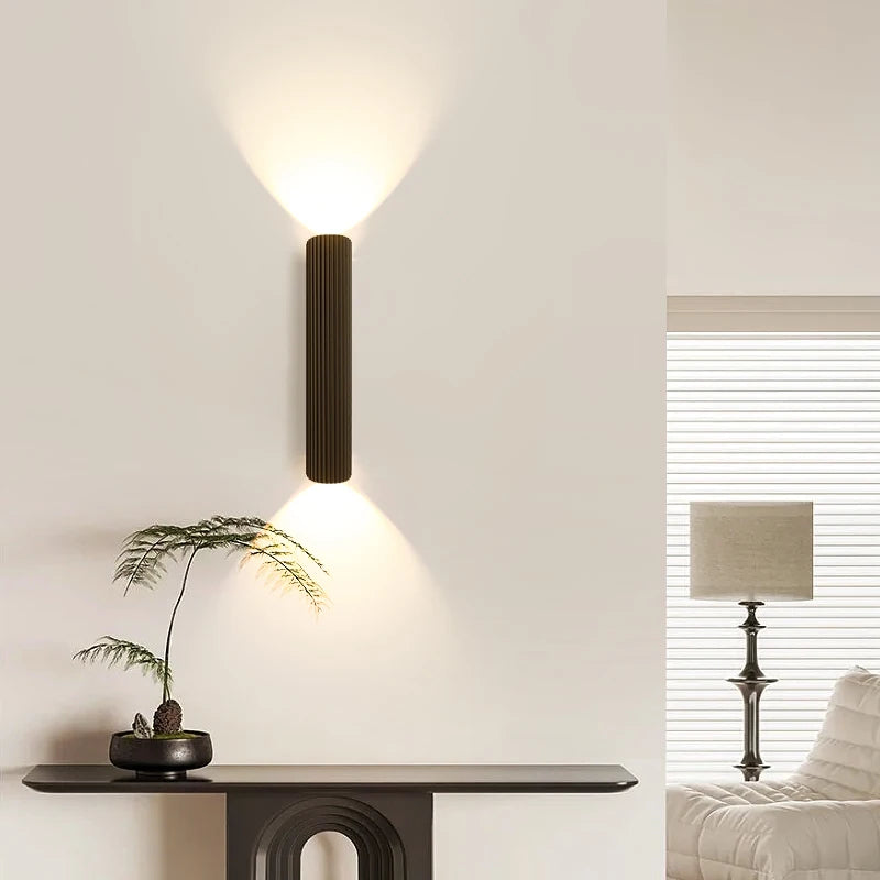 Designer wall light with full spectrum eye protection and warm ambience - vue 4 sur 8