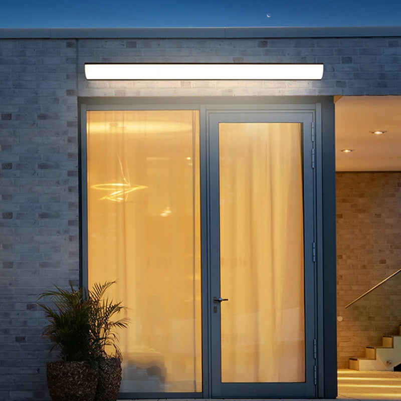 Modern waterproof LED outdoor wall light with wall-wash effect - vue 6 sur 10