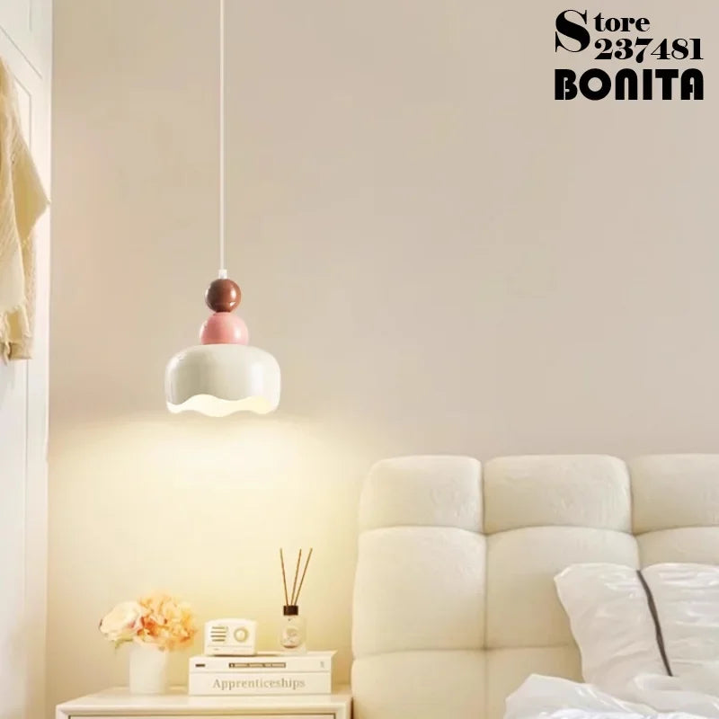 Cream floral pendant light for a warm atmosphere