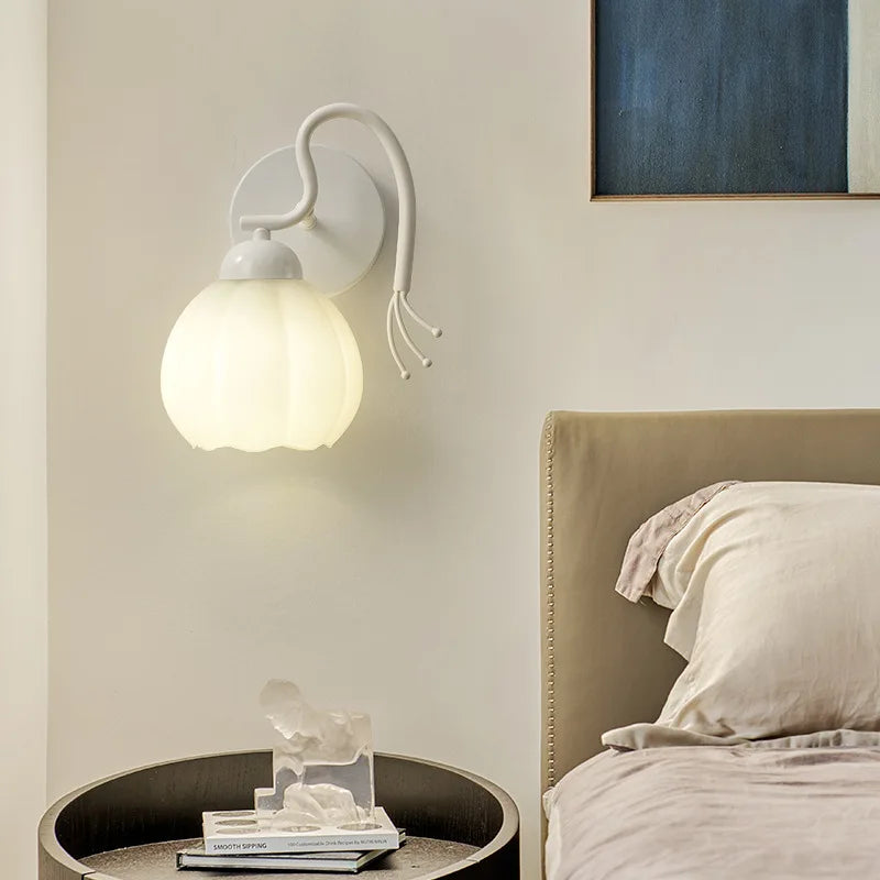 Pumpkin-shaped wall light for indoor decor - vue 4 sur 11
