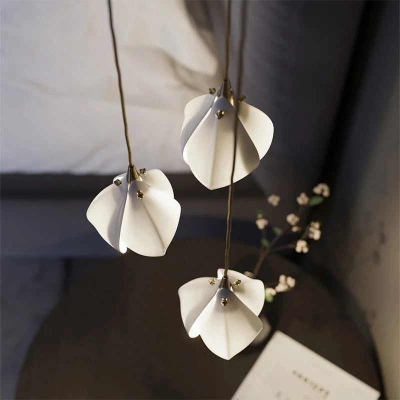 Nordic ceramic flower pendant light for interior decoration