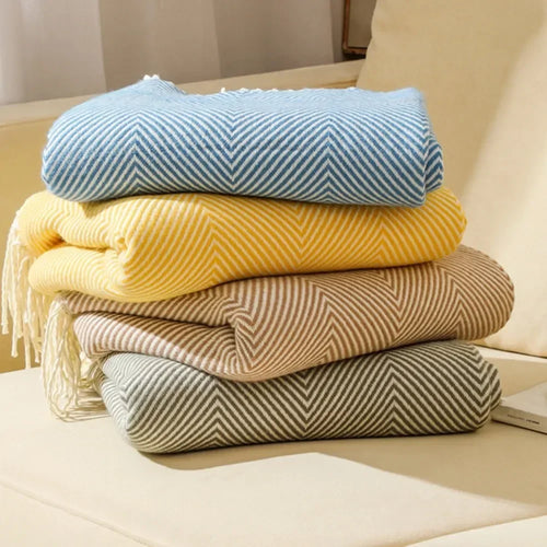 Nordic striped knitted throw for sofa and living room - vue 3 sur 3
