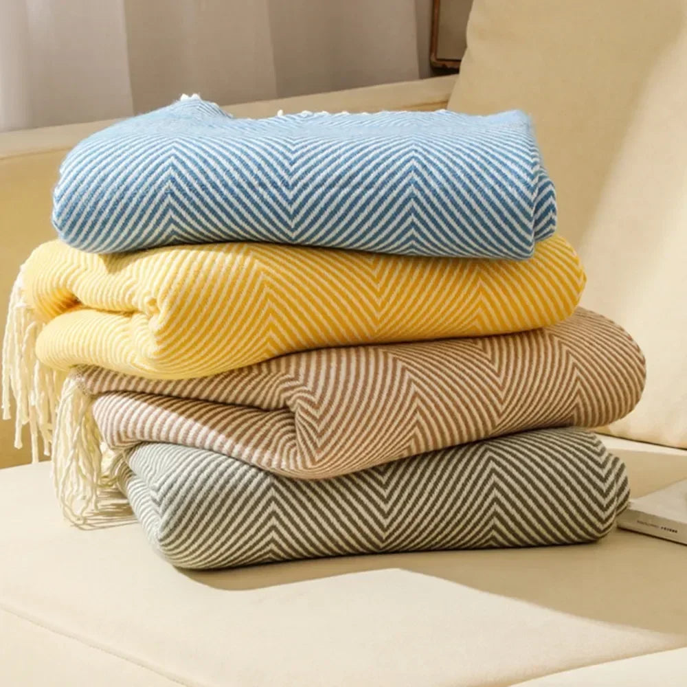 Nordic striped knitted throw for sofa and bed - vue 2 sur 3