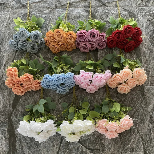 Decorative artificial rose bouquet for events and venues - vue 2 sur 15