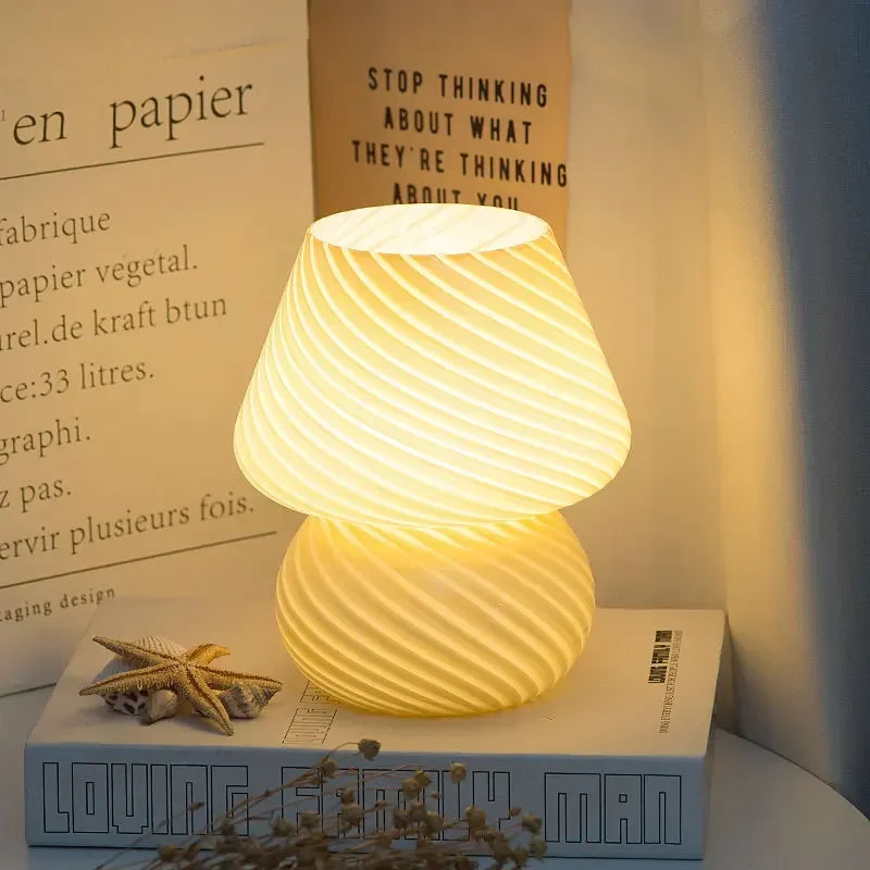 Nordic table lamps for modern decorative lighting - vue 3 sur 9