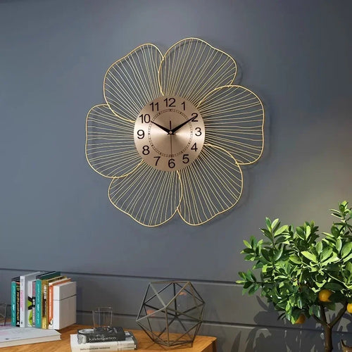 designer metal wall clock for a modern and refined interior - vue 2 sur 8