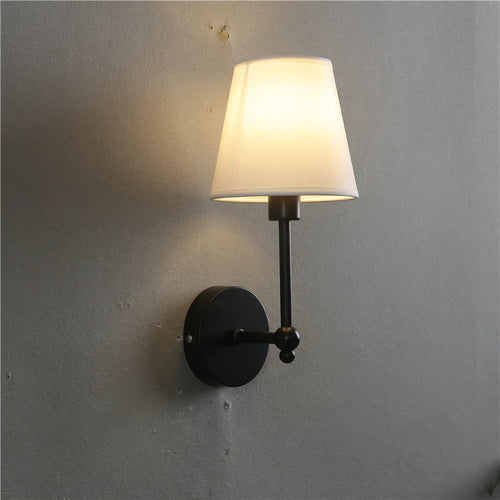 American retro wall light in black and gold linen - vue 3 sur 8