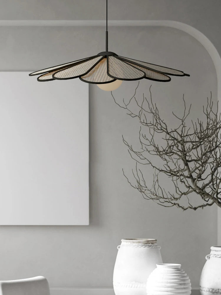 Creative rattan chandelier in Japanese style for modern interiors - vue 3 sur 8
