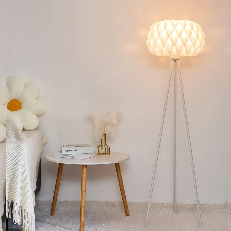 Modern and elegant bedside lamp for a warm atmosphere