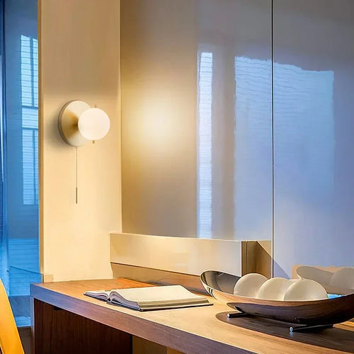 Postmodern gold Nordic art glass ball wall light - vue 2 sur 7