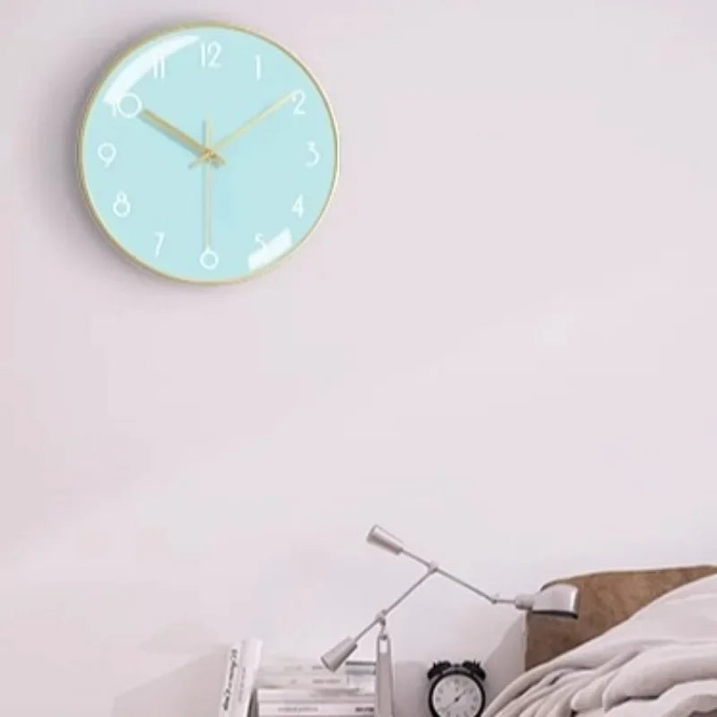 modern metal wall clock, aesthetic and silent - vue 4 sur 17