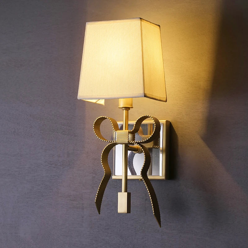 Bow shaped brass wall light for children's bedroom - vue 5 sur 8
