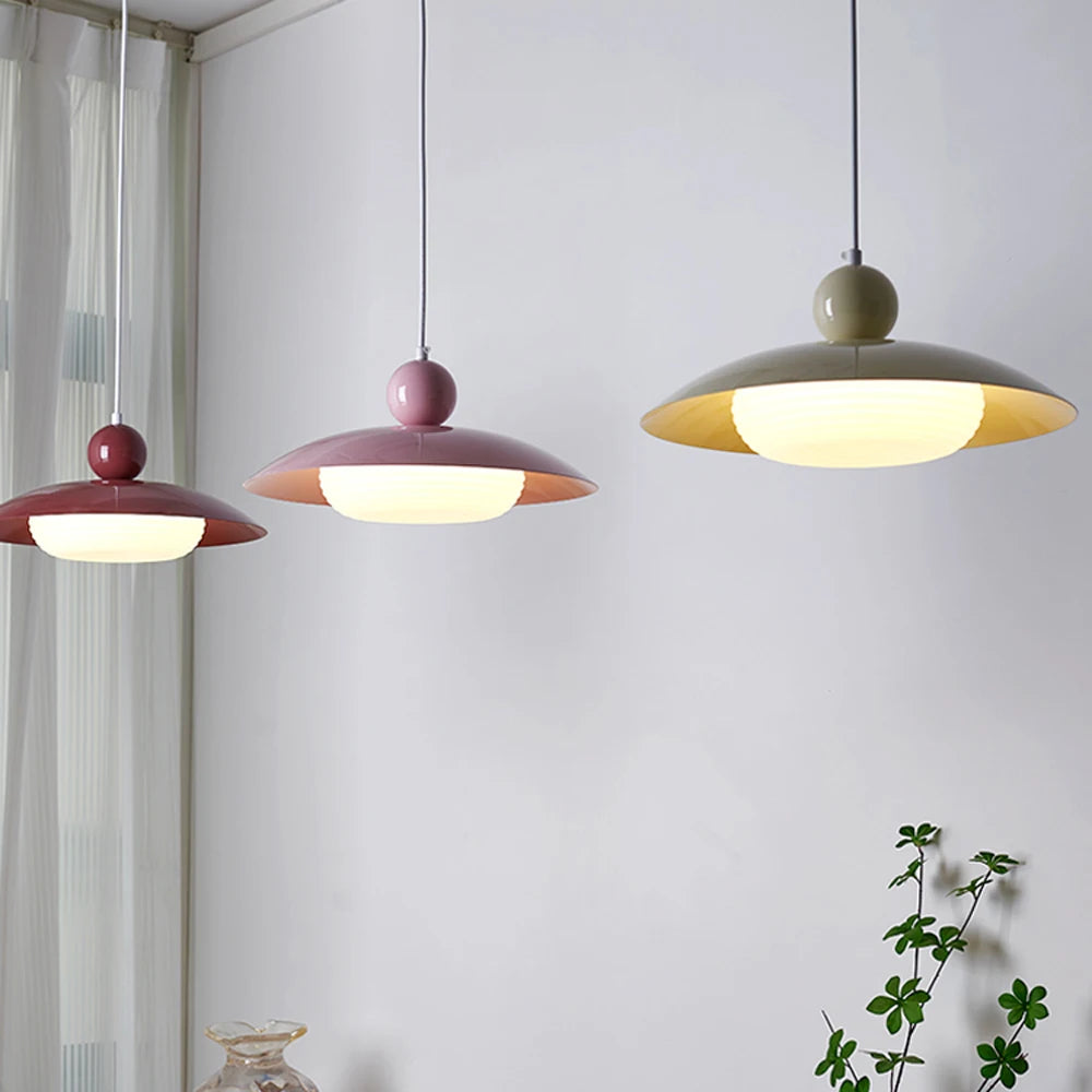 Decorative chandelier for a warm and welcoming atmosphere - vue 3 sur 7