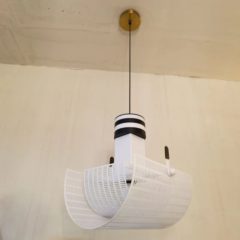Nordic design zebra stripe road sign pendant light for creative decor - vue 6 sur 8