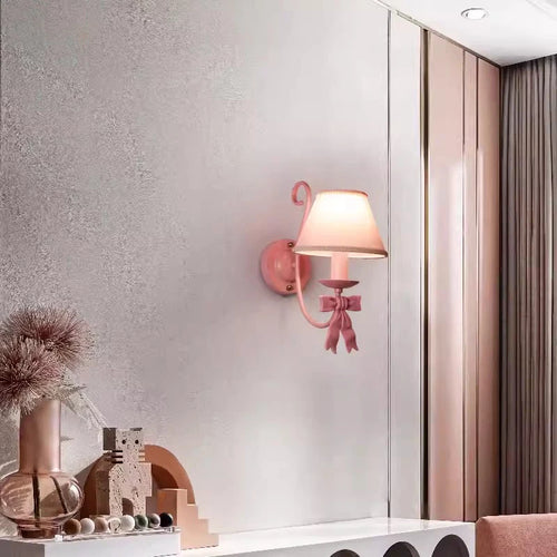Cute decorative wall light for modern girl's bedroom - vue 5 sur 8