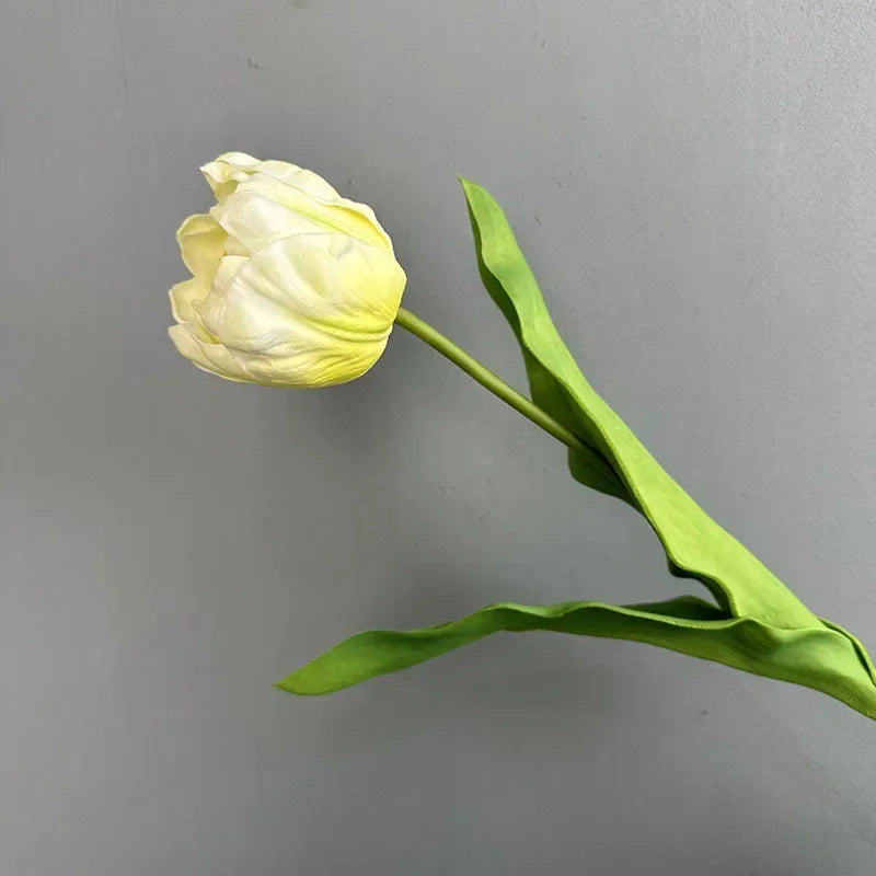 Artificial tulip flowers for festive and holiday decoration - vue 10 sur 11