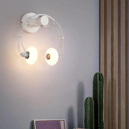 Creative LED wall light in headphone design - vue 3 sur 9