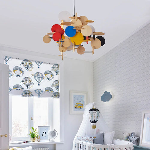 Modern Nordic wooden chandelier with colourful decorative lighting - vue 3 sur 8