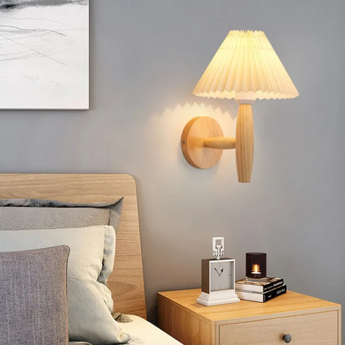 Modern wooden wall light for indoor decor - vue 3 sur 8