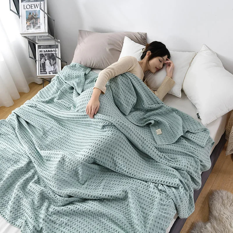 Soft lightweight cotton waffle throw blanket for all seasons - vue 3 sur 7