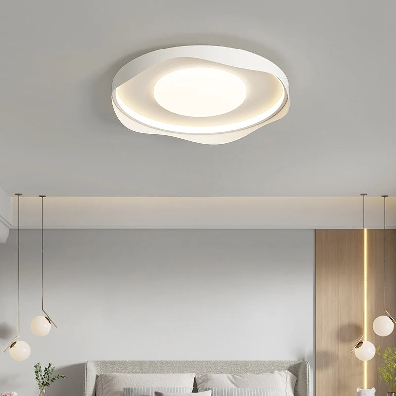 Modern LED ceiling light for elegant interior decor - vue 5 sur 9