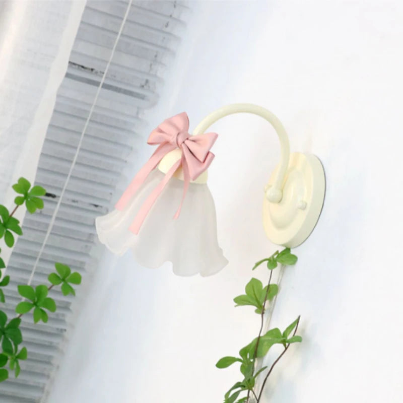 Glass princess wall light for modern children's bedrooms