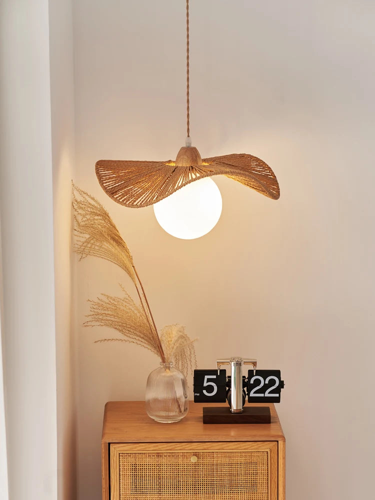 Japanese style wooden pendant light for interior decoration - vue 5 sur 5