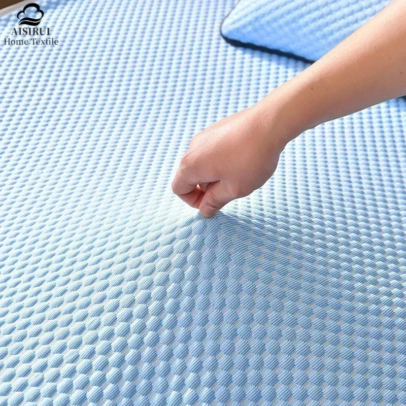 lightweight and skin-friendly cooling mattress