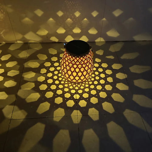 Decorative outdoor solar lantern with woven bamboo effect - vue 3 sur 7