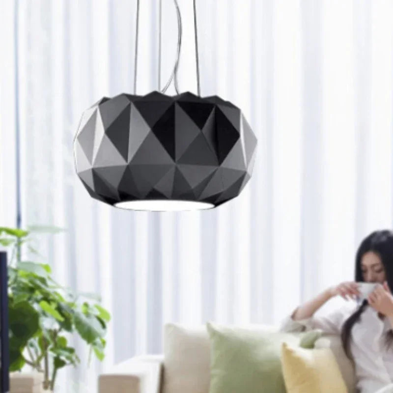 Modern glass pendant light with diamond cut for interior decoration - vue 4 sur 7