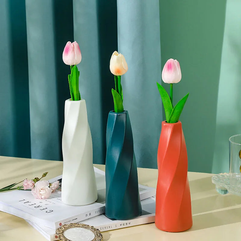lightweight vase for decorating floral arrangements and dried flowers