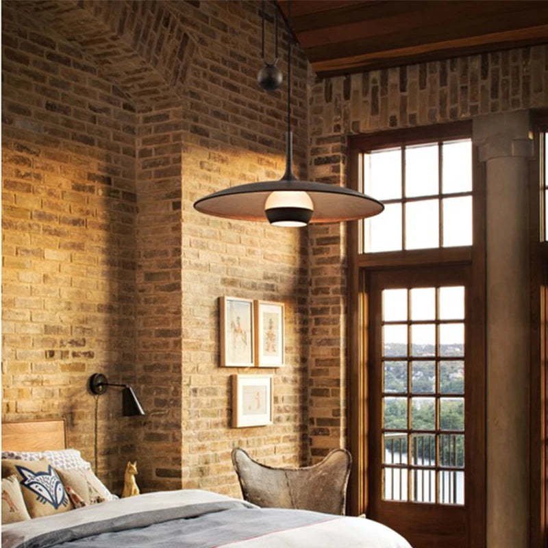 Minimalist UFO designer chandelier for restaurant and bar - vue 4 sur 7