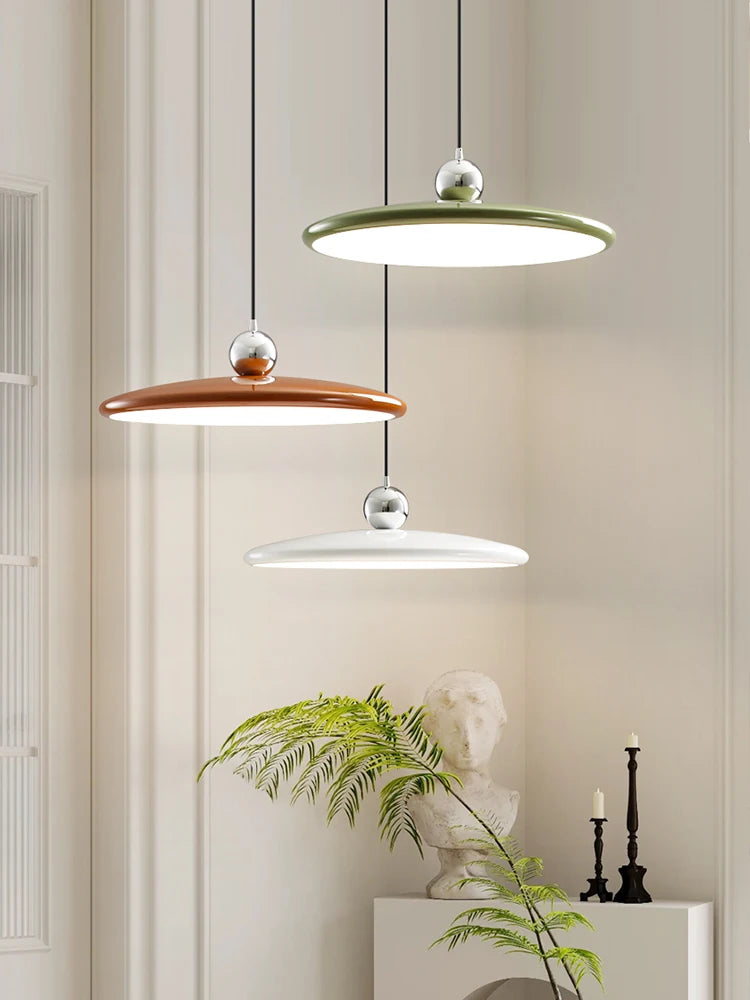 Designer flying saucer pendant light for modern decor - vue 3 sur 10
