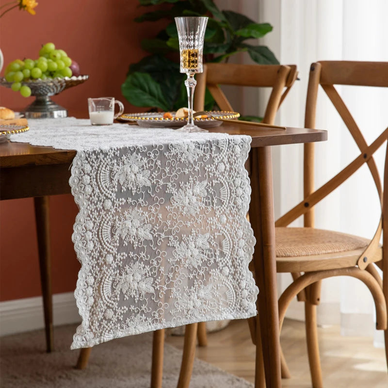 Vintage beige boho floral lace table runner - vue 5 sur 7