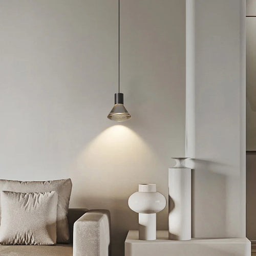 Transparent acrylic pendant light with natural adjustable cord - vue 3 sur 11