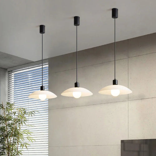 Modern minimalist LED pendant light for decorative lighting - vue 4 sur 9