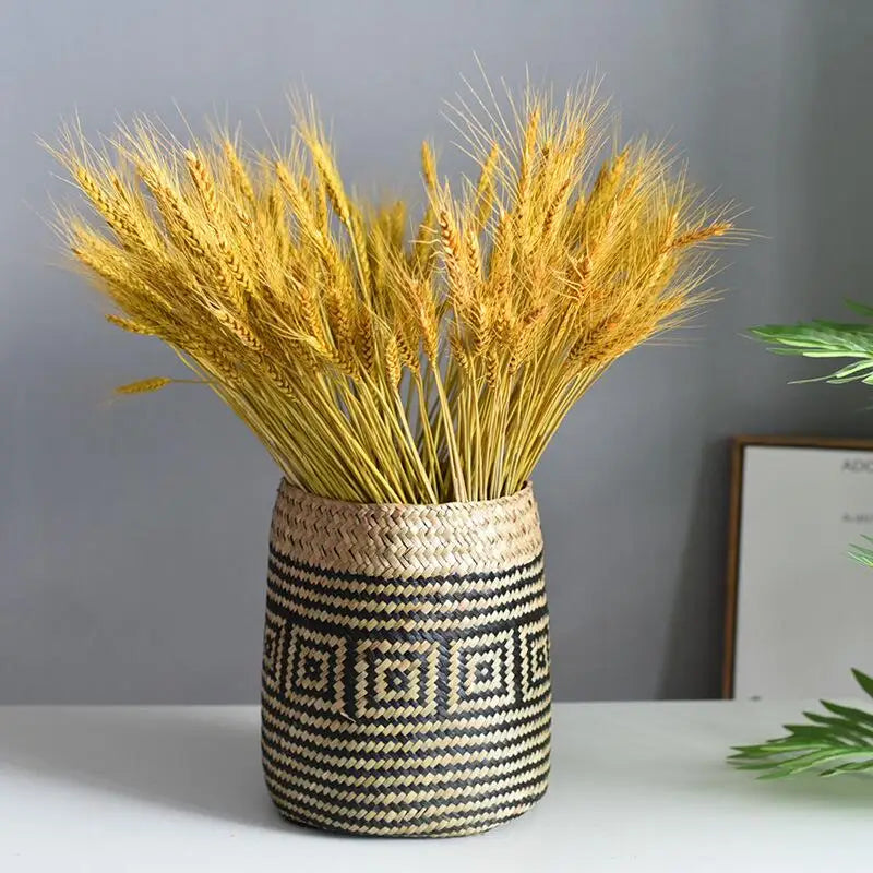 Hand-woven basket for decorative flowers and plants