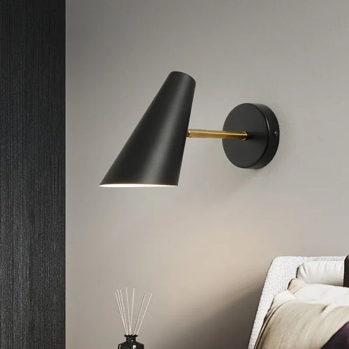 Modern Nordic bedside lamp with adjustable creative switch - vue 4 sur 8