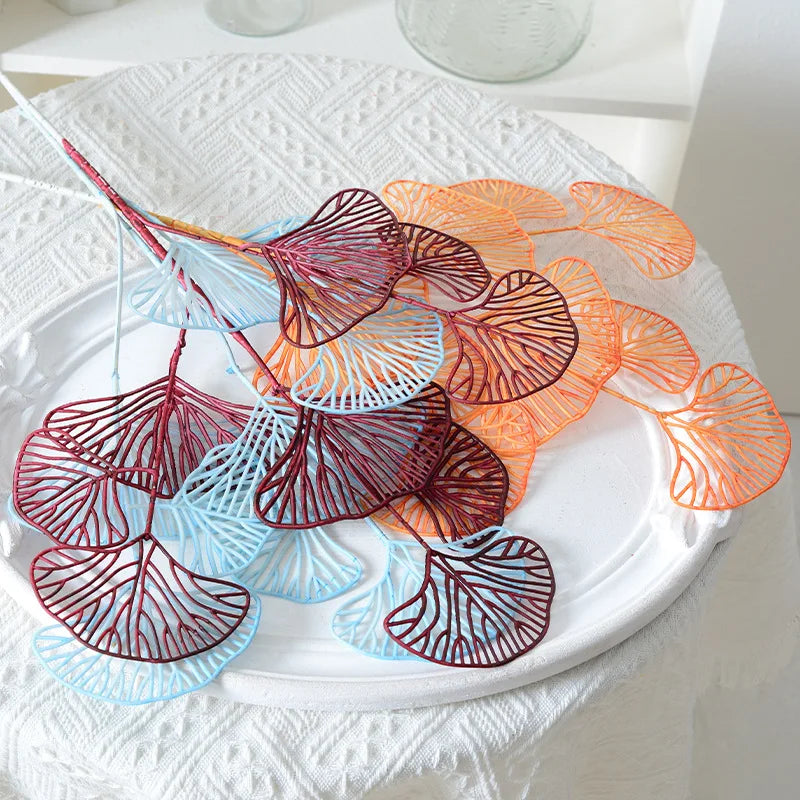 Set of artificial ginkgo, eucalyptus and holly leaves for floral decoration - vue 4 sur 13