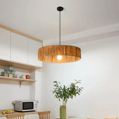 Southeast Asian style rattan pendant light with adjustable cord - vue 2 sur 8