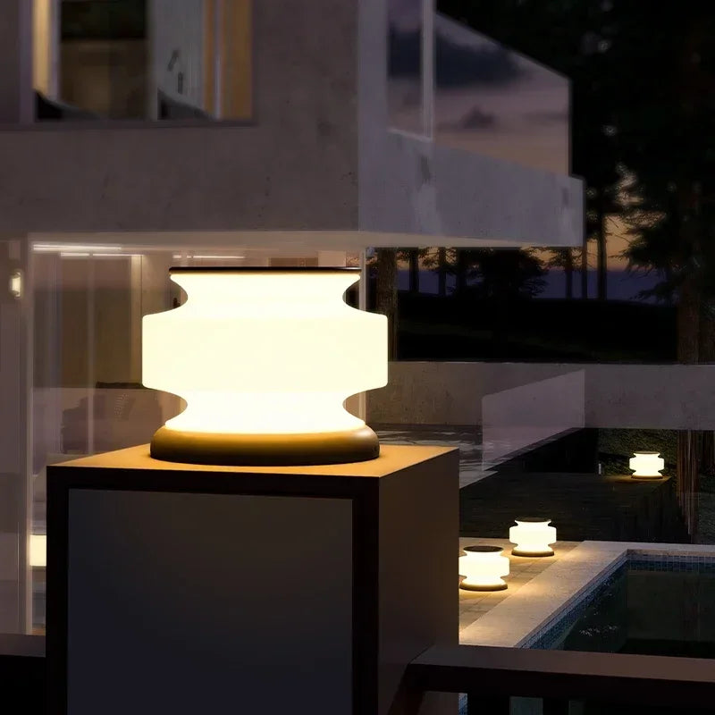 Waterproof solar LED light for modern outdoor garden and landscape lighting - vue 5 sur 8