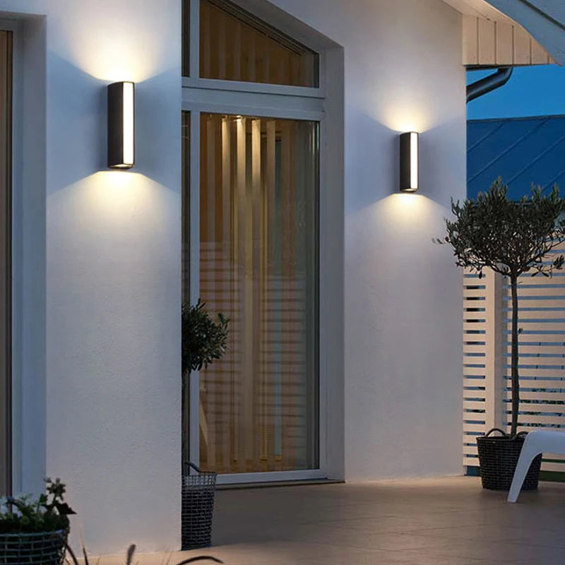 Modern waterproof LED wall light for indoor and outdoor use - vue 4 sur 10