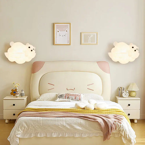 Decorative polar bear wall light ideal for indoor use - vue 3 sur 9