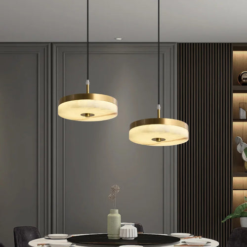 White marble and copper pendant light for elegant interiors - vue 3 sur 7