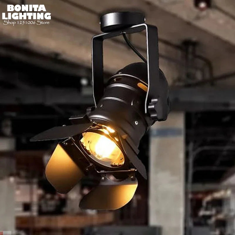 Retro industrial style pendant light with vintage LED lighting - vue 4 sur 6