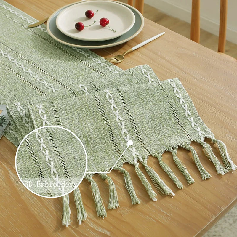 Rustic boho braided table runner with stripes and fringes - vue 7 sur 7