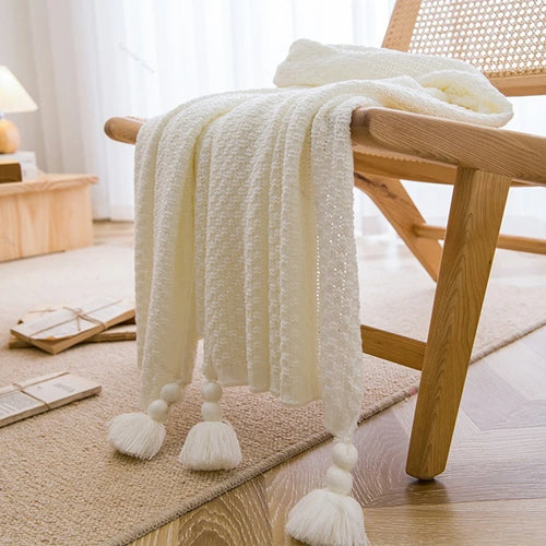 Waffle knit chunky throw blanket with pom poms nordic style - vue 5 sur 7