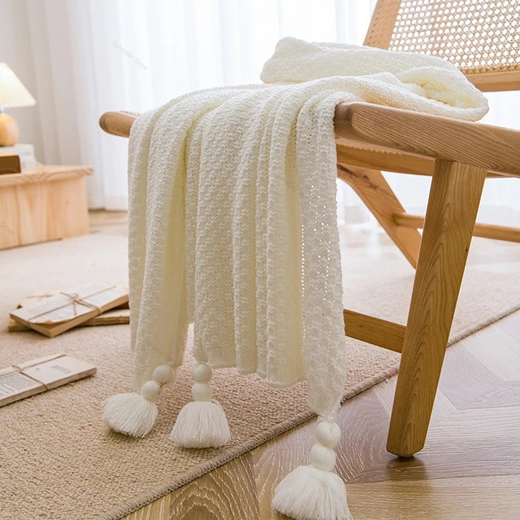 Chunky waffle knit throw with pom poms nordic style - vue 4 sur 7
