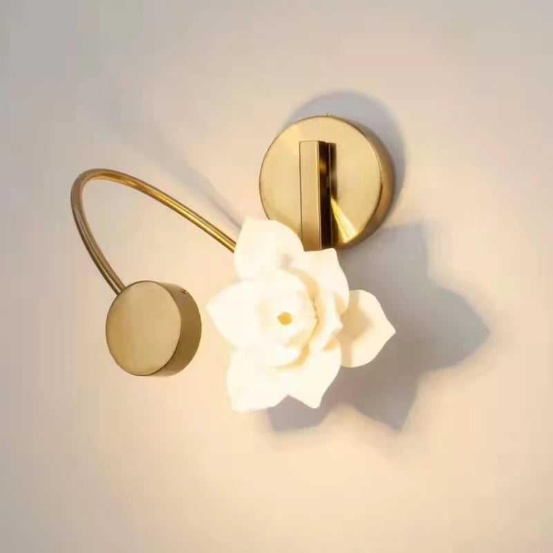 Lotus ceramic wall light for elegant interior decoration - vue 9 sur 10