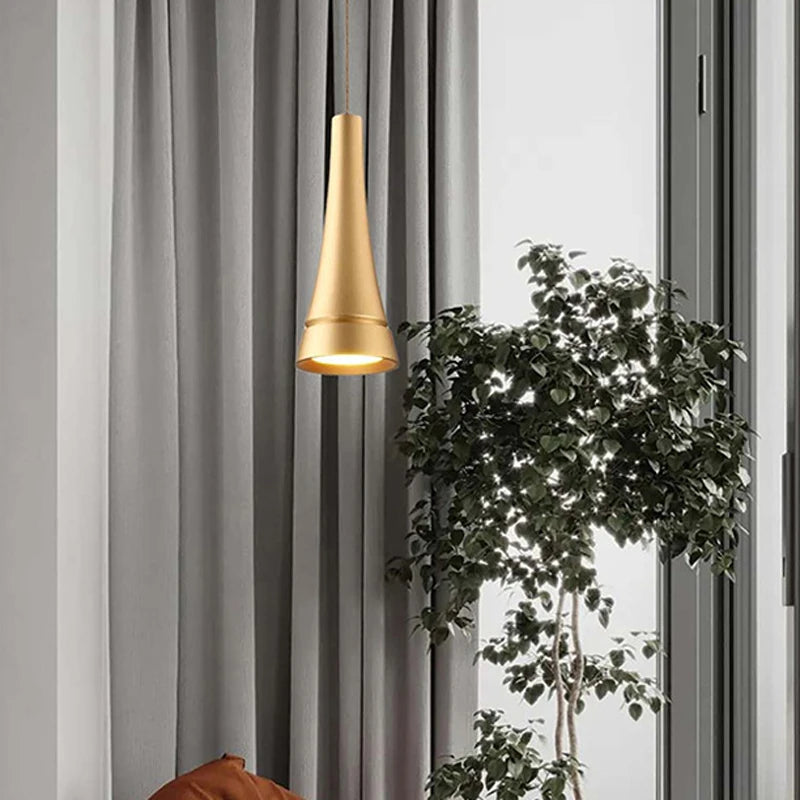 Creative Eiffel Tower design pendant light for interior decoration